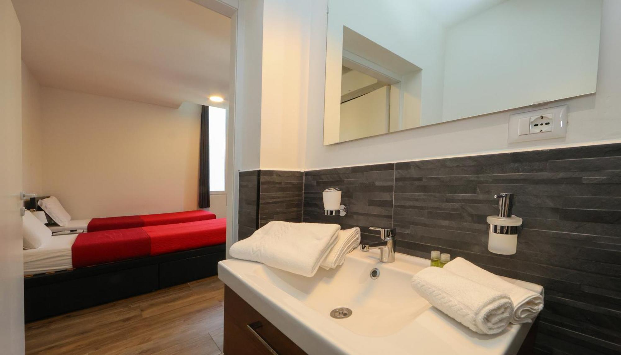 Del Centro Aparthotel *